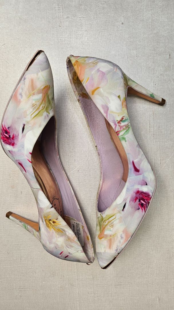 Ted Baker Floral Point Heels (40)