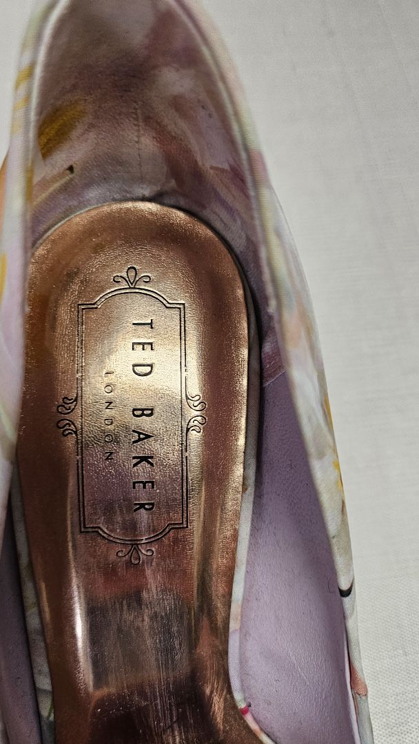 Ted Baker Floral Point Heels (40)