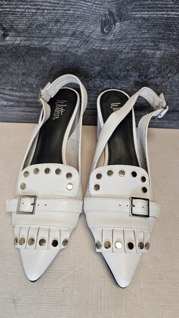 Wittner White Pointy Heel Shoe (38)