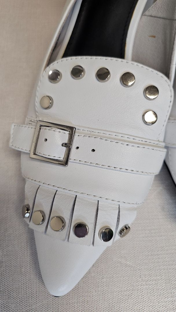 Wittner White Pointy Heel Shoe (38)