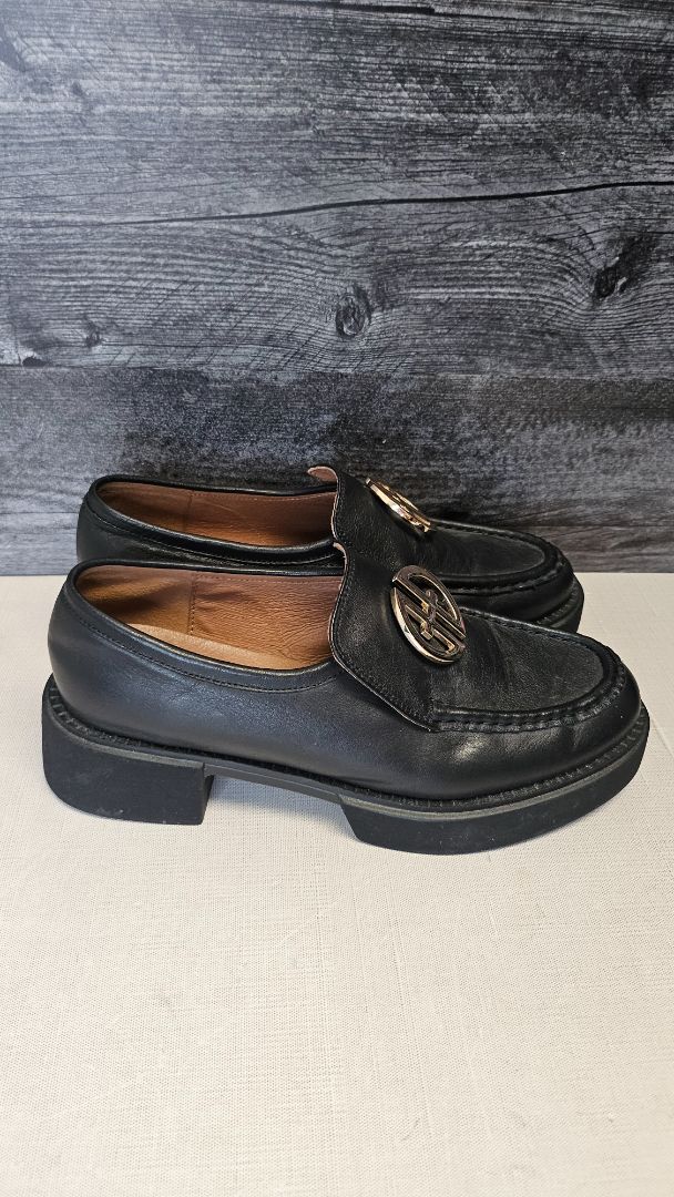 Alfie & Evie Black Loafer (39)