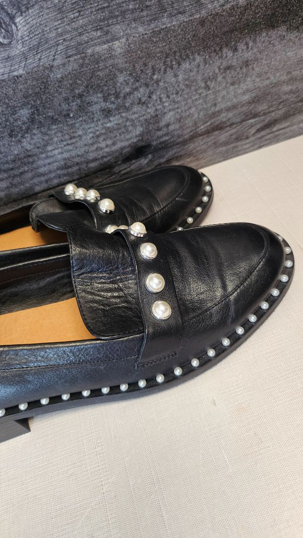 Bresley Black Pearl Loafer (40)