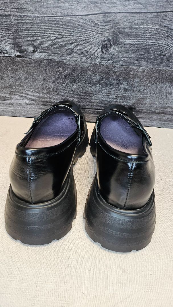 Minx Black Heart Beat Loafer NEW (42)