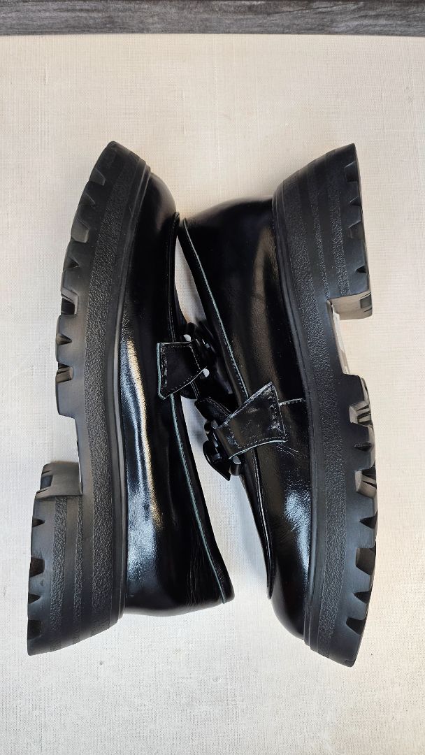 Minx Black Heart Beat Loafer NEW (42)