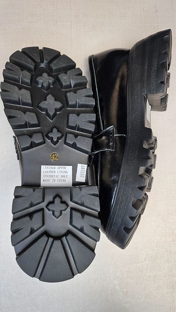 Minx Black Heart Beat Loafer NEW (42)