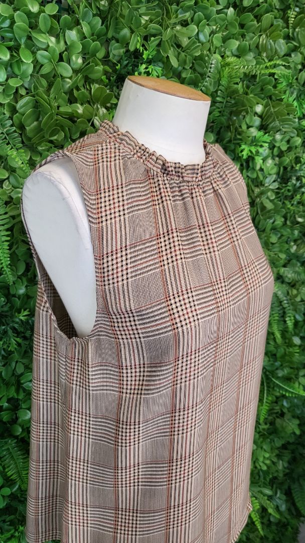 Repertoire Burberry Sleeveless Chelsea Top (10)
