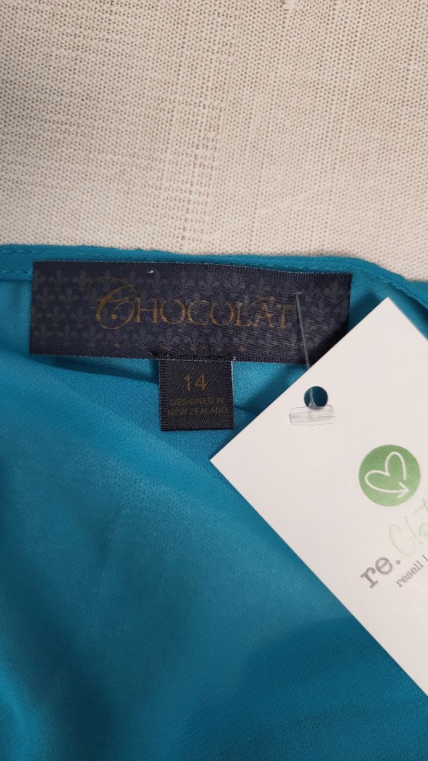 Chocolat Blue Twist Top (14)