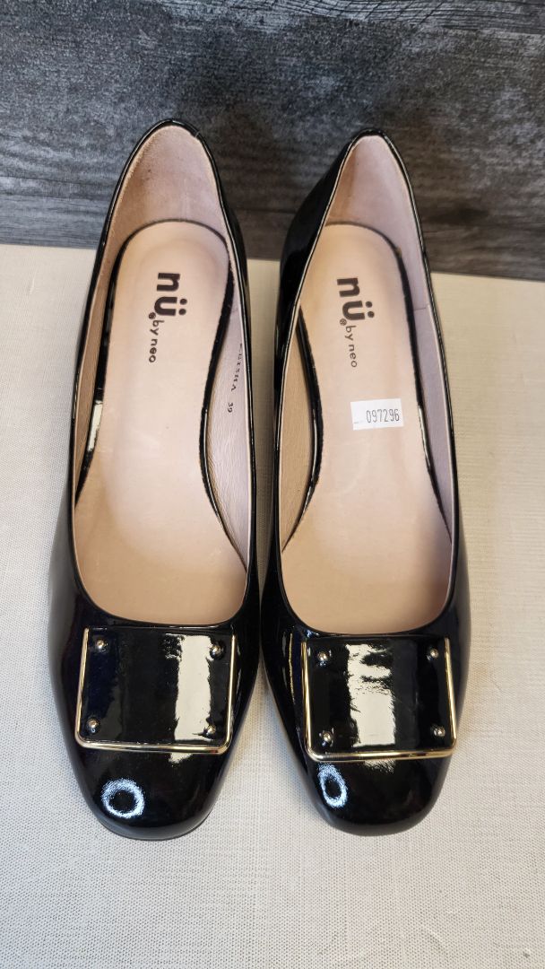 Nu by Neo Black Patent Pump (39)
