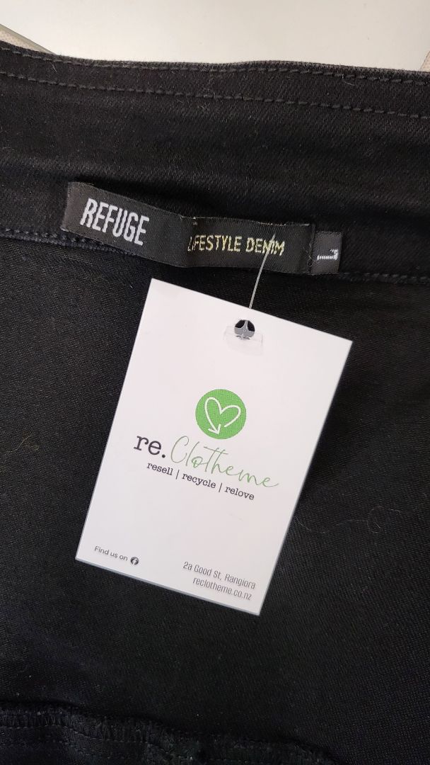 Refuge Black Crop Jacket (12)