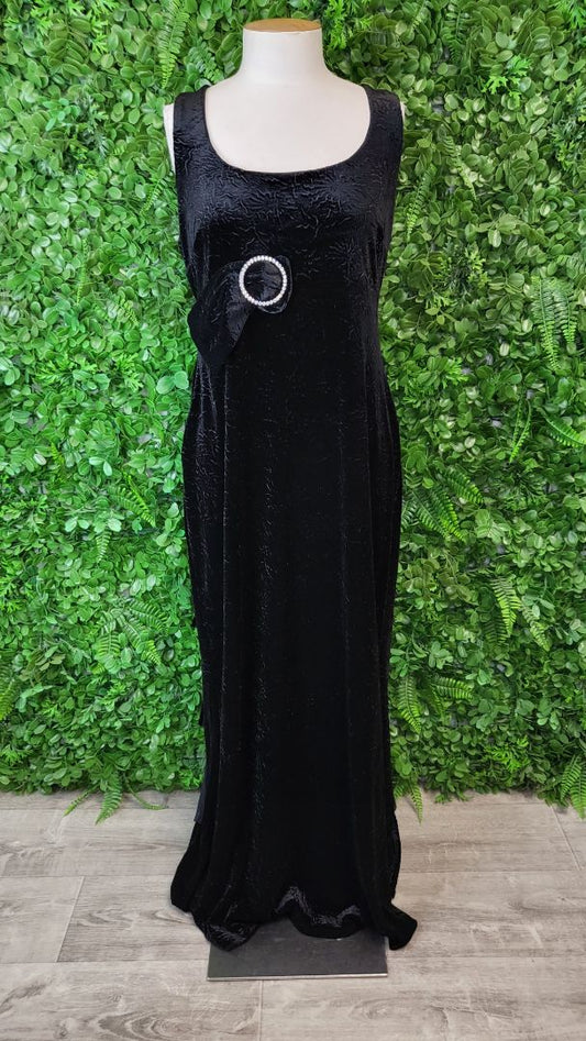 Women Black Velvet Gown (12)