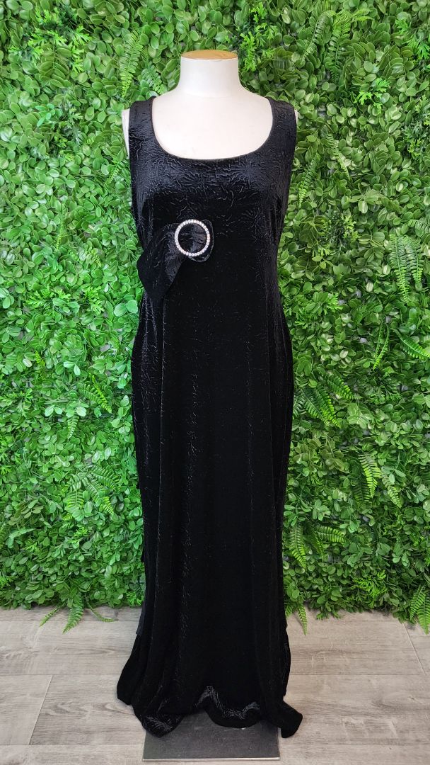 Women Black Velvet Gown (12)