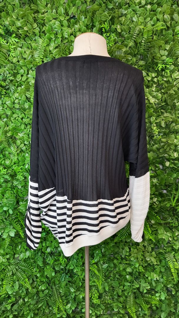 Pol Black/White Contrasting Knit Top (12-14)