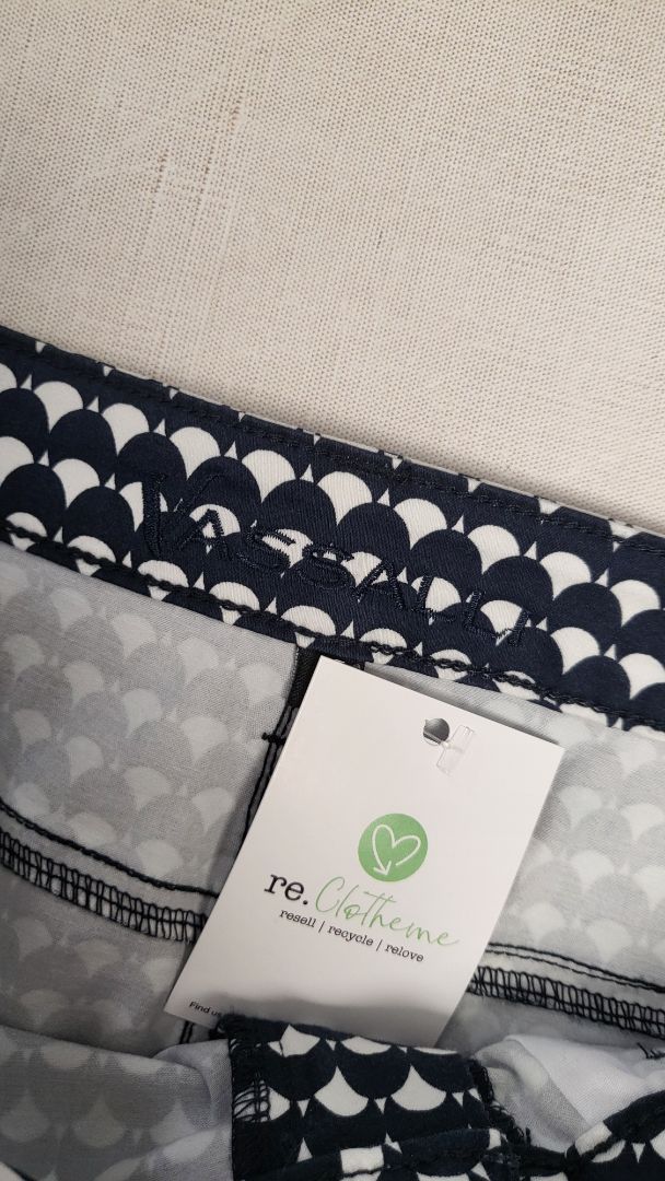 Vassalli Scollop Stretch Skirt (12)