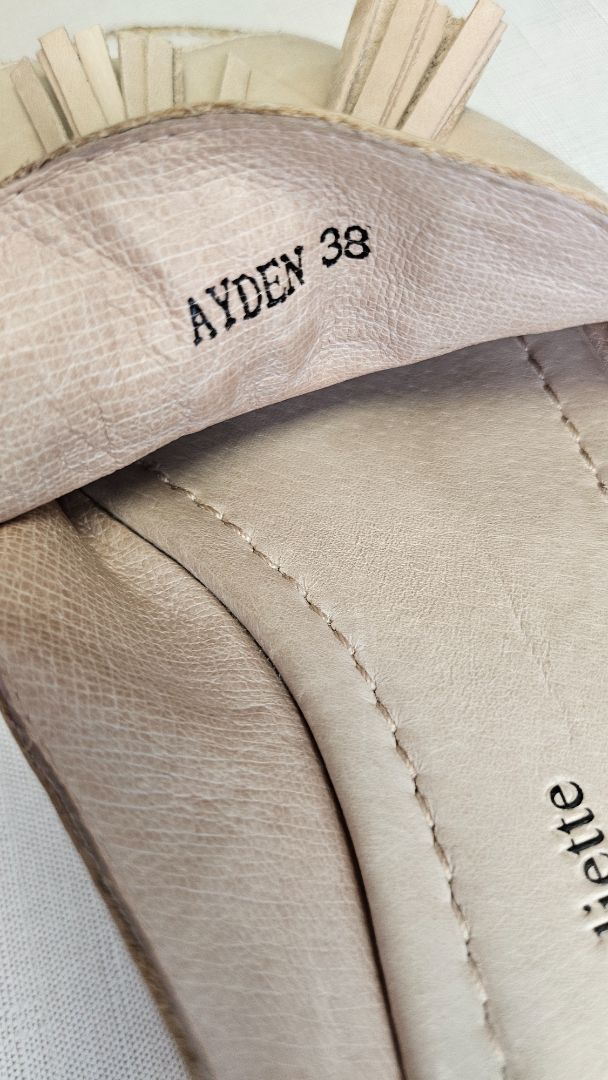 Django & Juliette Nude Leather Slide (38)