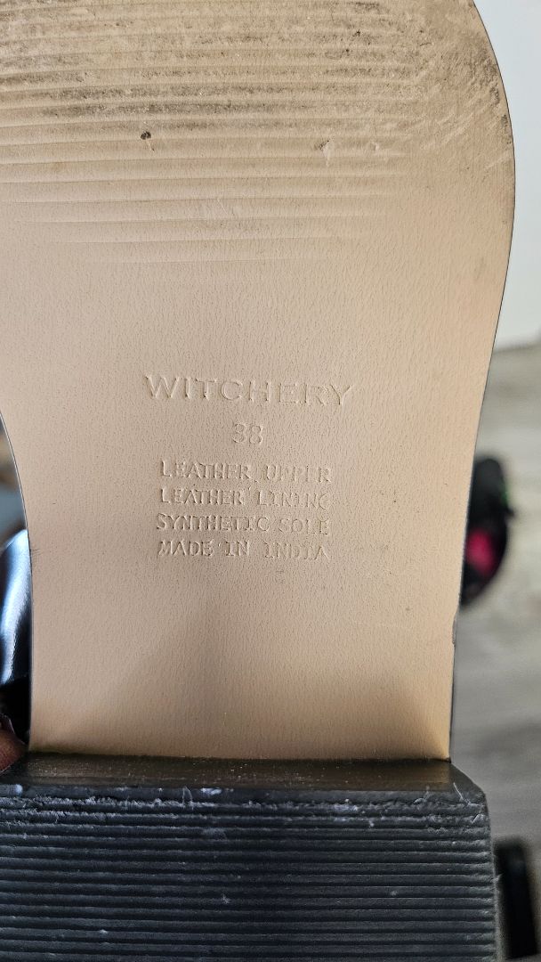 Witchery Black Patent Boot (38)