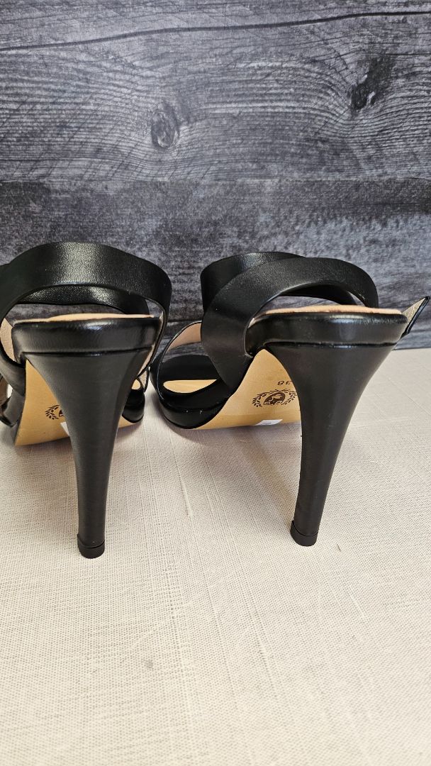 Mi Piaci Black Strappy Heel (38)
