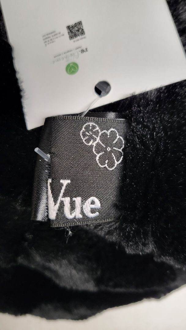 Vue Black Neck Warmer