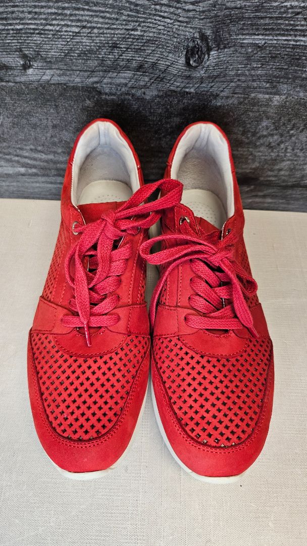 Le Sana Red Perforated Sneaker (39)