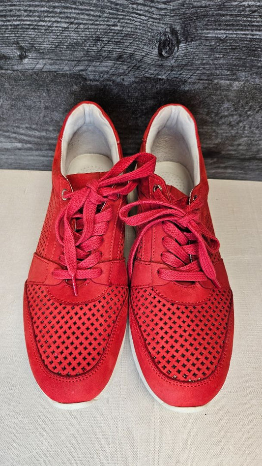 Le Sana Red Perforated Sneaker (39)
