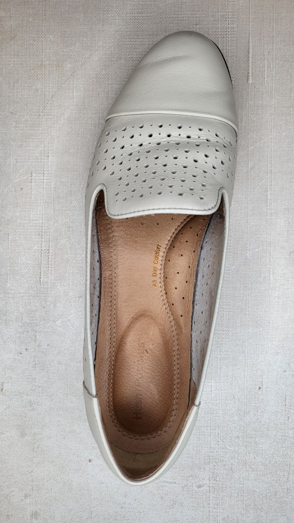 Hush Puppies Bone Slip On Flat (38)
