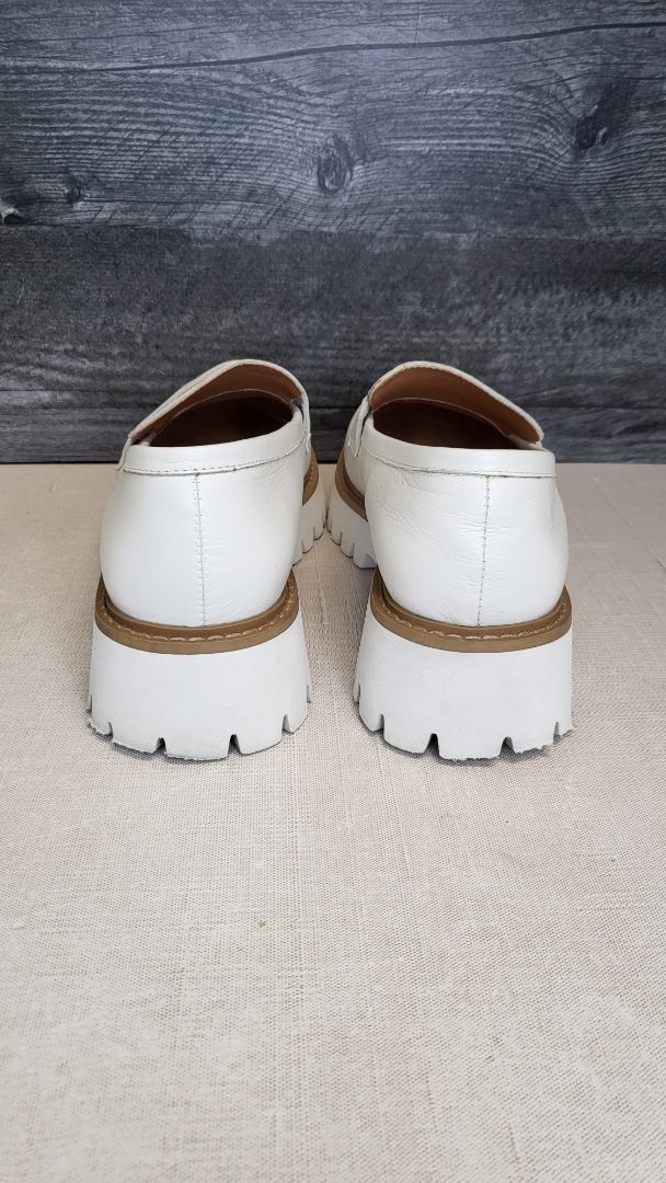Charlie Rose Cream Leather Loafer (38)