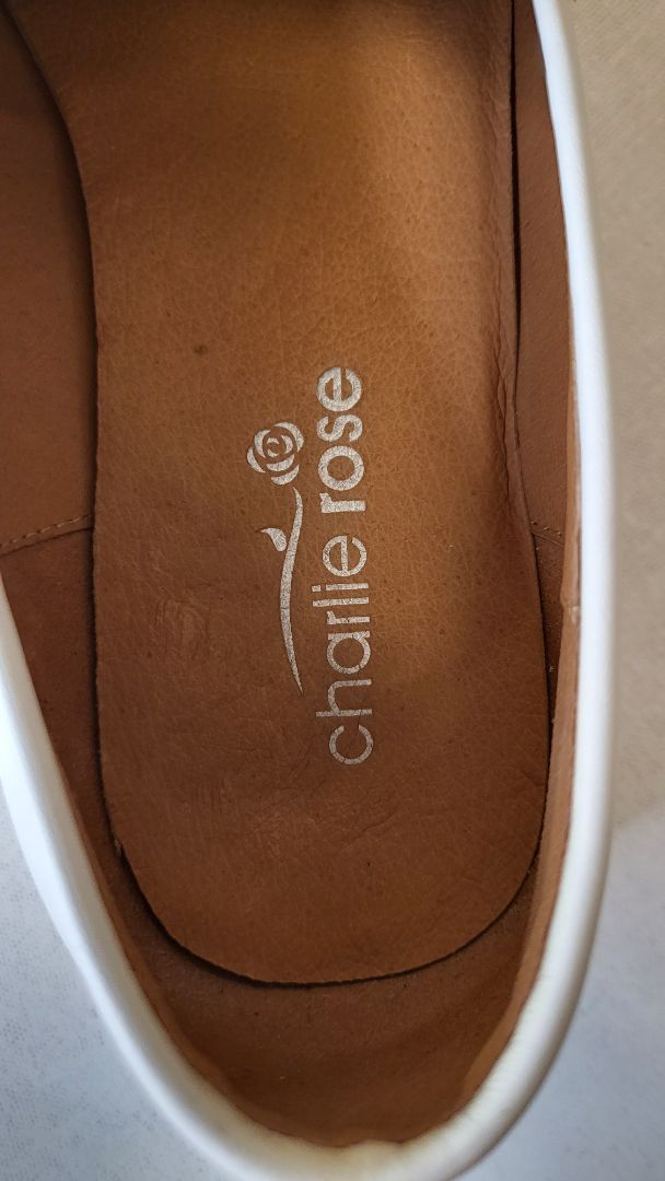 Charlie Rose Cream Leather Loafer (38)