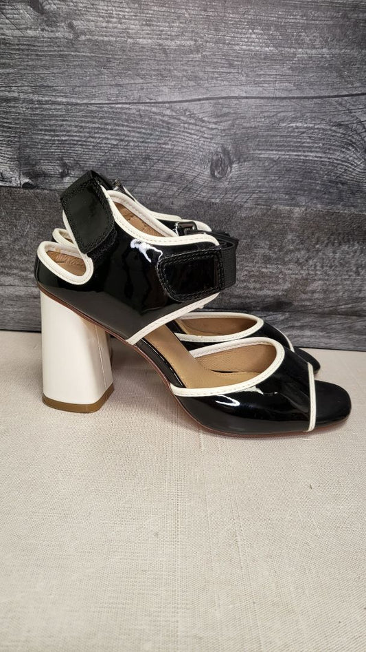 Kitten D'Amour Black/Cream Patent Heels (7)