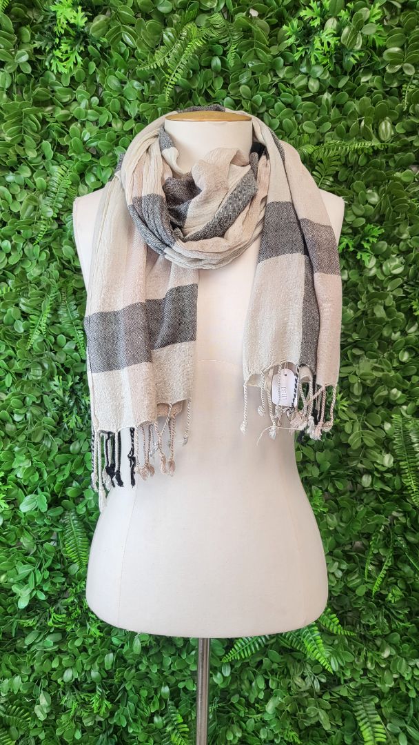 Unknown Black/Cream Check Scarf