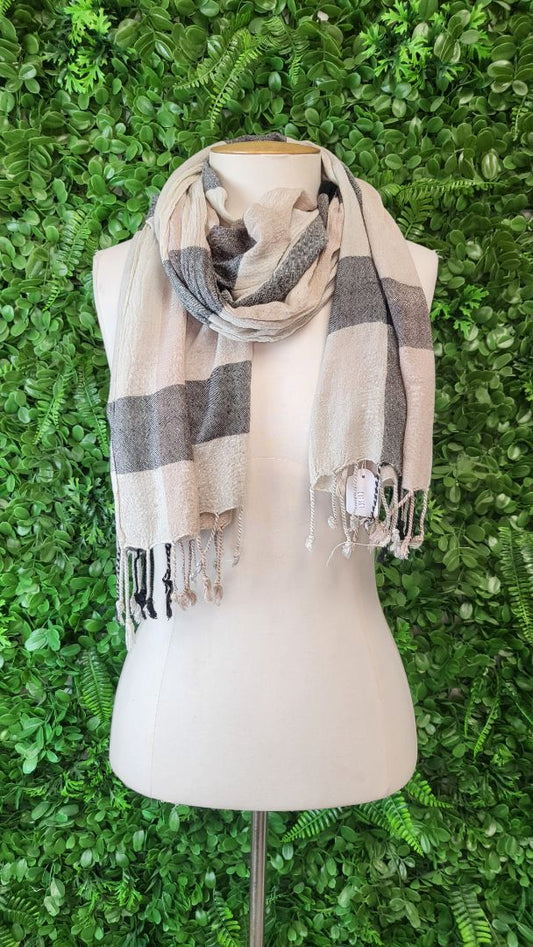 Unknown Black/Cream Check Scarf