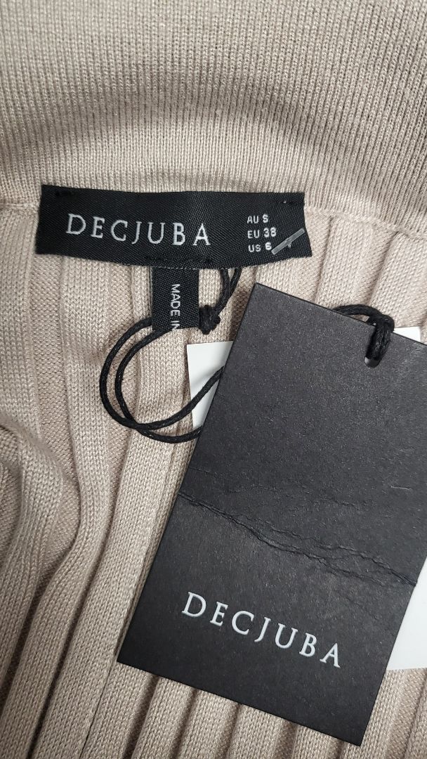 Decjuba Taupe Knit Skirt BNWT (10)