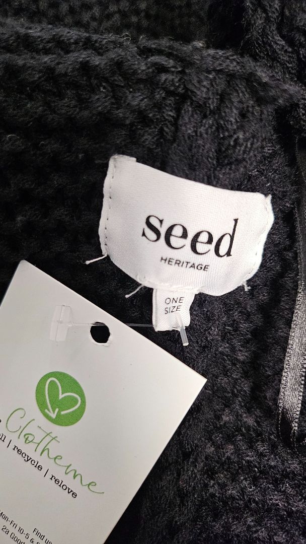 Seed Black Poncho Wrap (OSFM)