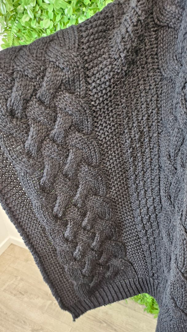 Seed Black Poncho Wrap (OSFM)