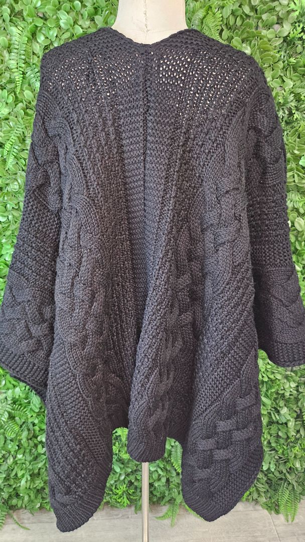 Seed Black Poncho Wrap (OSFM)