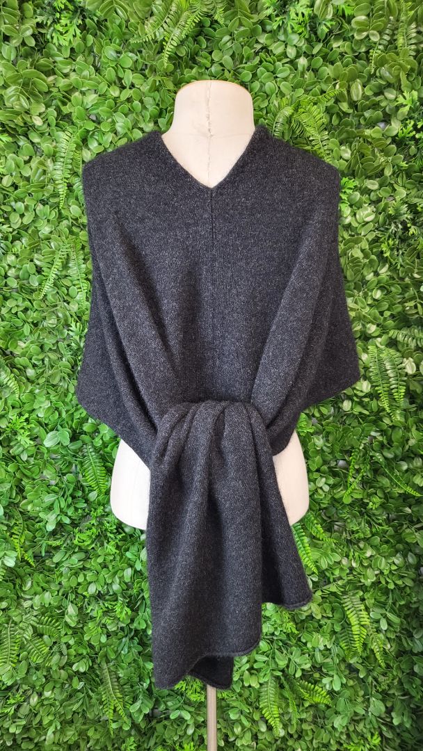 Untouched World Charcoal Kahukura Wrap (OSFM)