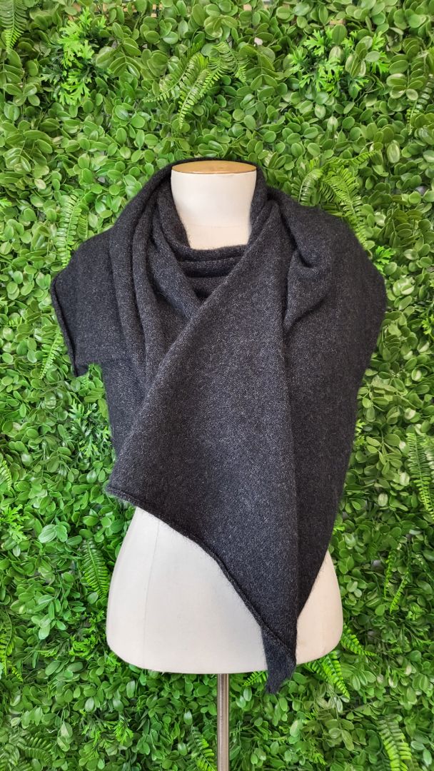 Untouched World Charcoal Kahukura Wrap (OSFM)