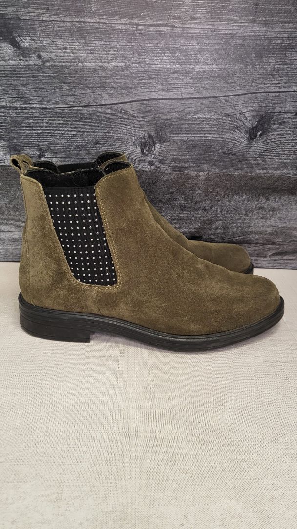 Aco Green Suede Ankle Boot (40)