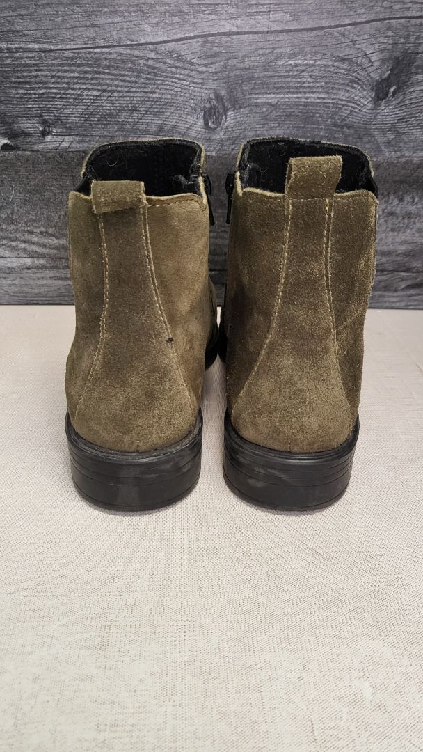 Aco Green Suede Ankle Boot (40)