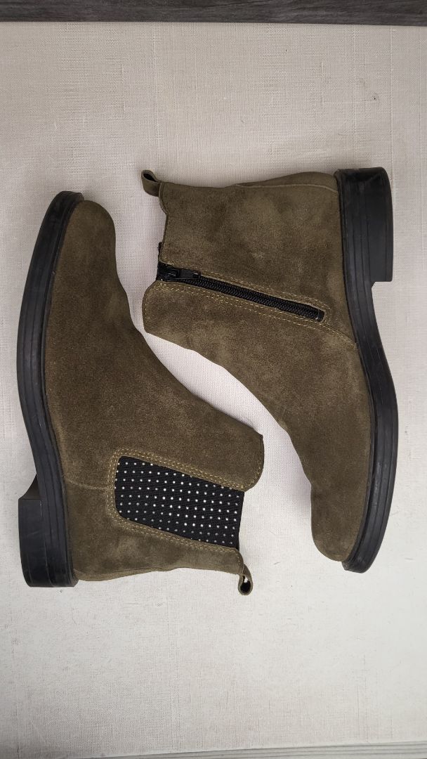 Aco Green Suede Ankle Boot (40)