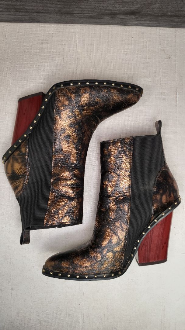 Maher  Bronze Boot (39)