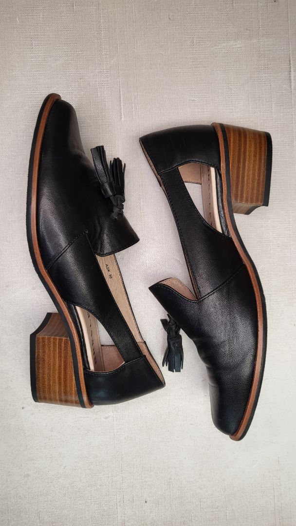 Bresley Black Leather Loafer (38)
