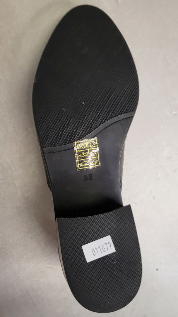 Bresley Black Leather Loafer (38)
