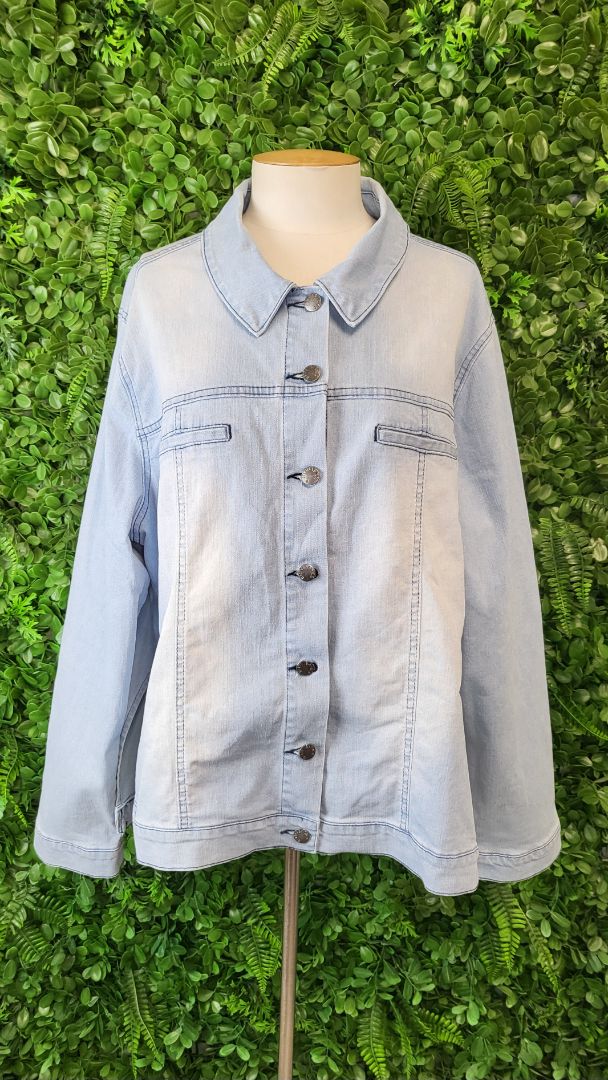 Betty Basics Washed Denim Denim Shacket (22)