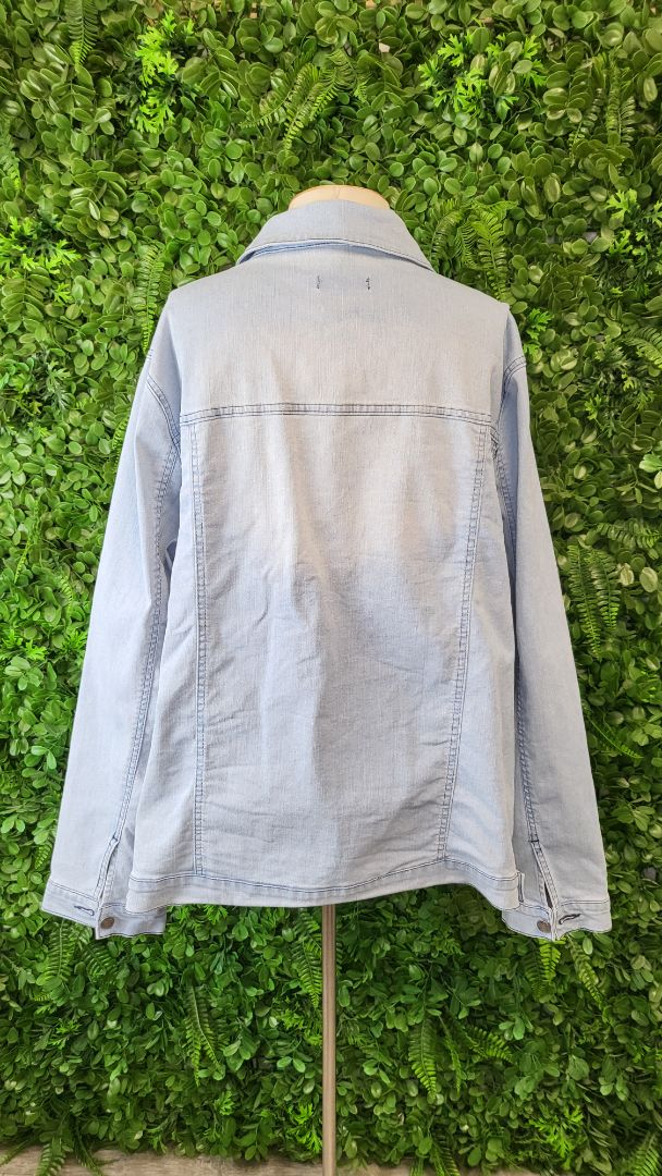 Betty Basics Washed Denim Denim Shacket (22)