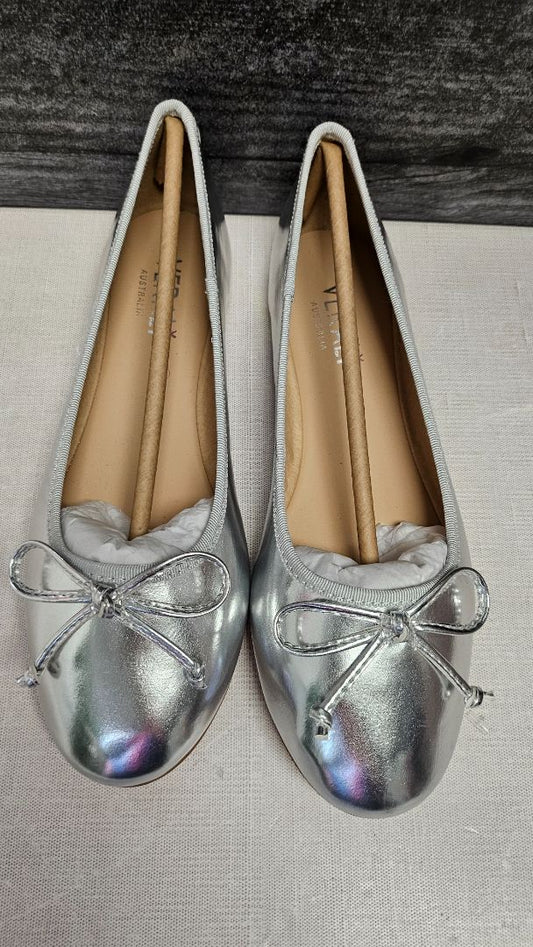 Verali Silver Ballet Flats NEW (37)