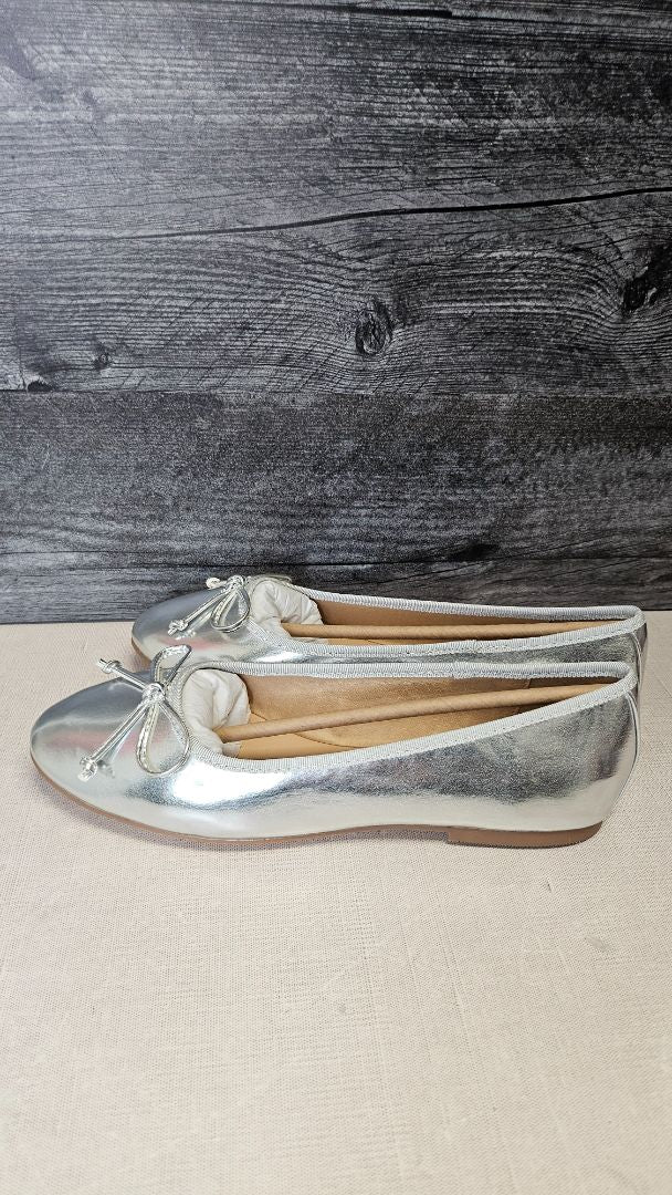 Verali Silver Ballet Flats NEW (37)