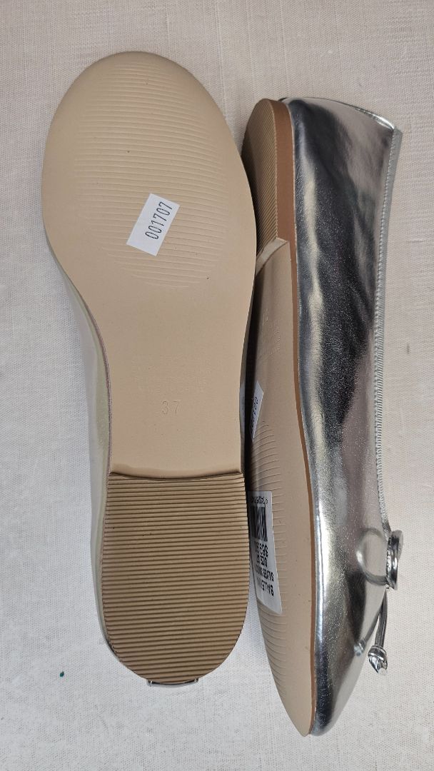 Verali Silver Ballet Flats NEW (37)