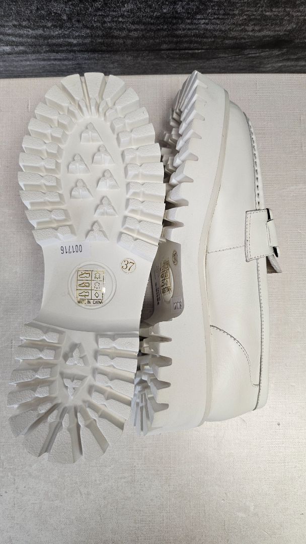 Charlie Rose White Chunky Loafer (37)