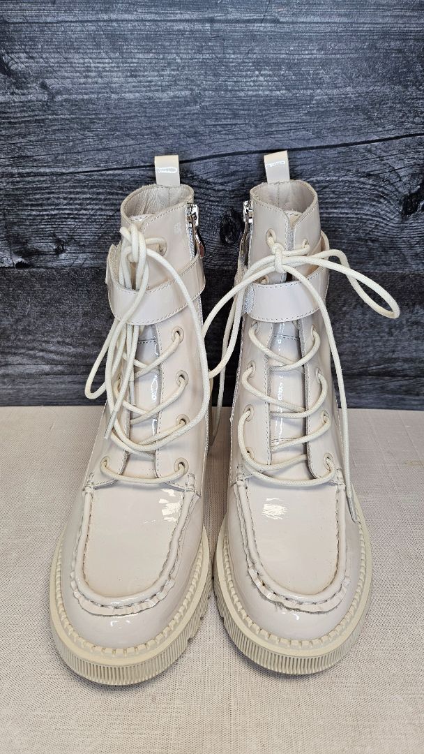 Django & Juliette Cream Patent leather ankle boots (37)