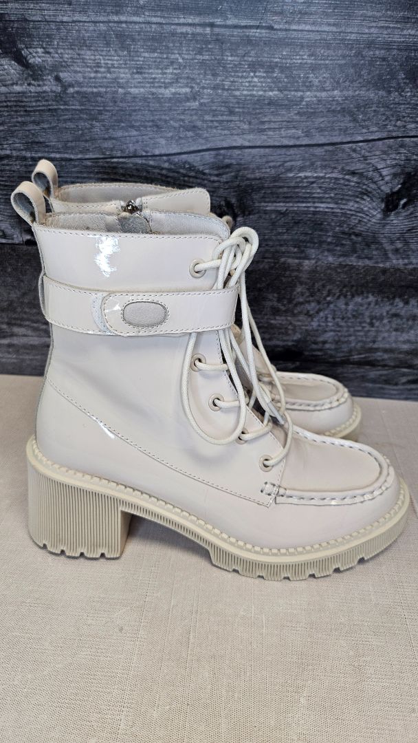 Django & Juliette Cream Patent leather ankle boots (37)