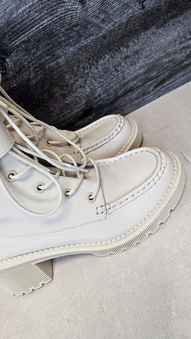 Django & Juliette Cream Patent leather ankle boots (37)